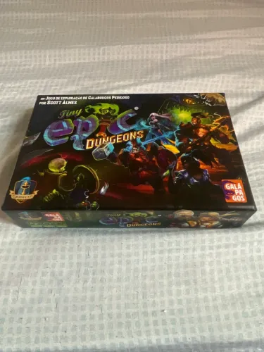 Tiny Epic Dungeons
