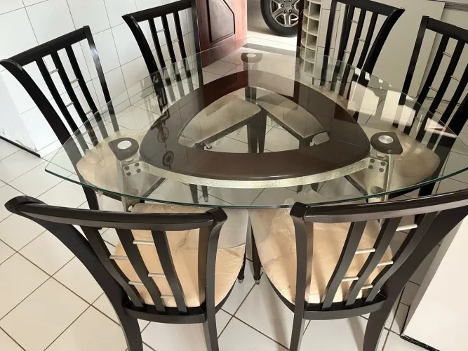 Mesa de jantar redonda com 6 cadeiras - Pagamento no pix no ato da entrega