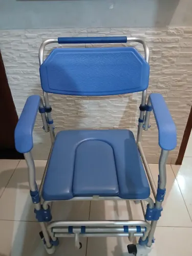 Cadeira higienica Dellamed