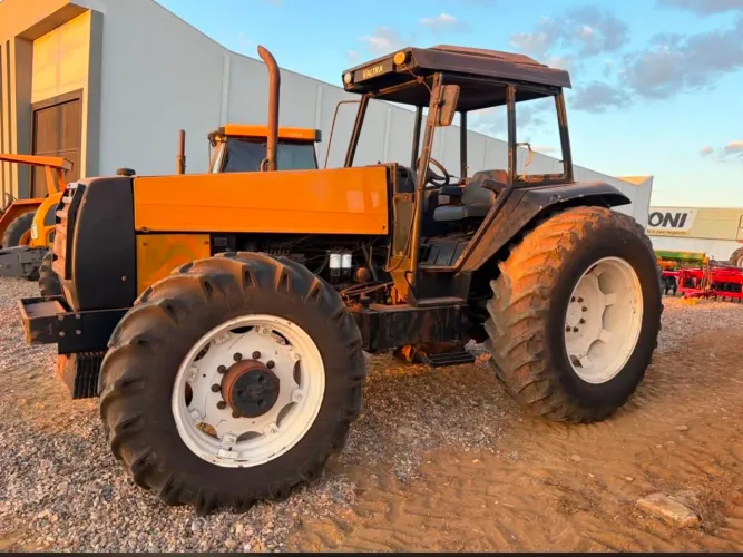 Trator Valtra 1880 ano 2001