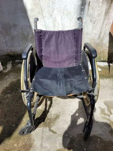 Cadeira de rodas e Cadeira de banho