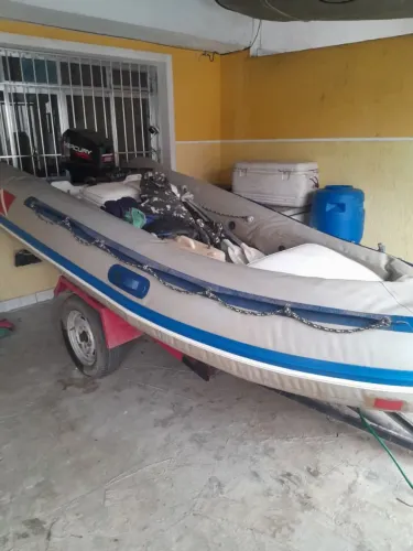 Vendo barco com motor, Mercury de 25 Hp com carretinha completa