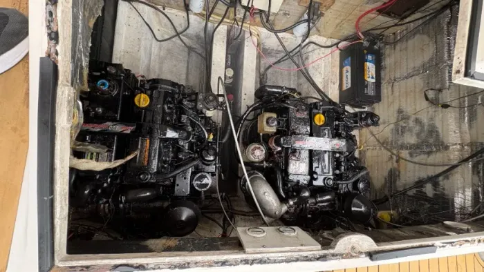 REPASSE MOTOR - 2 X MERCRUISER 1.7 DIESEL 120 HP - COMPLETO