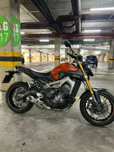 MT 09 900 cilindrada