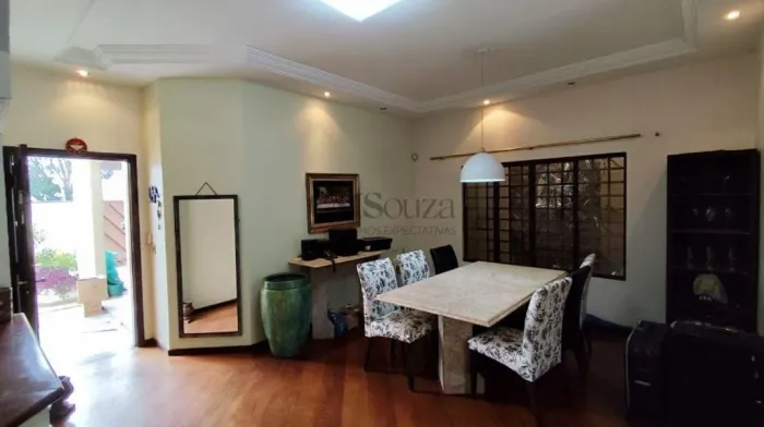 Casa para alugar no Quebec  4 dormitórios, 1 suíte, 274m², 4 vagas  Londrina