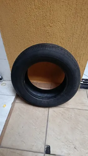 Pneu (aro 14) medida 175 / 70 R14