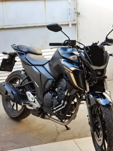FZ25 Verde Fosco - 250cc - Yamaha