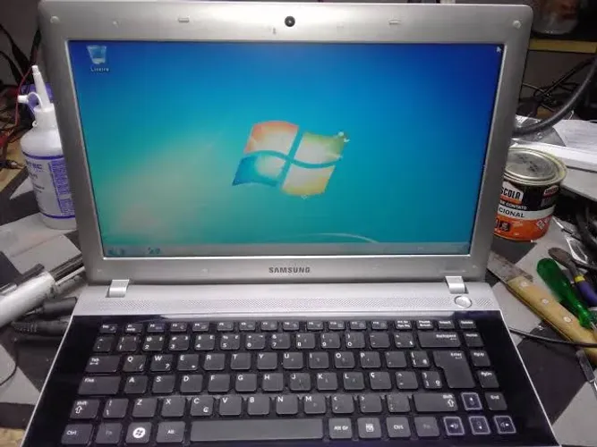 Laptop Samsung RV420 Intel i3, 4GB de Ram, 500GB de memória 
