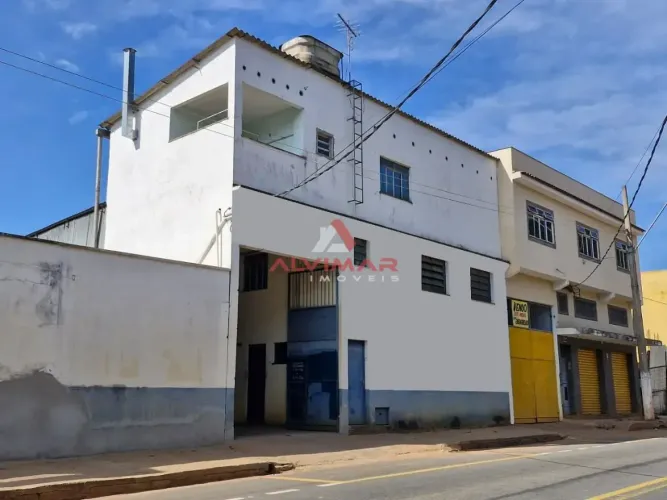 Galpão para alugar, 320 m² por R$ 8.000,00/mês - São Luís - Volta Redonda/RJ