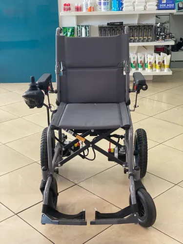CADEIRA DE RODAS MOTORIZADA NOVA