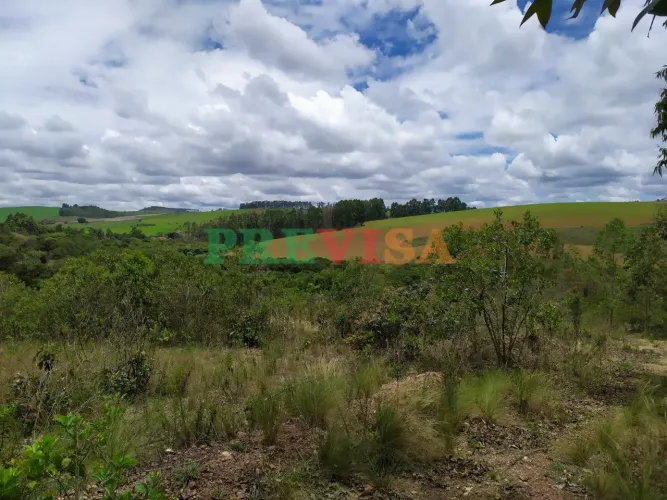 Fazenda / Sítios / Chácaras com 1 quarto à venda em Carandaí