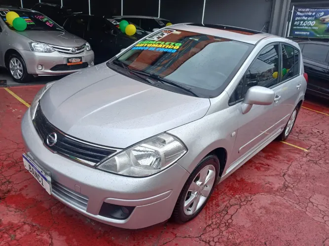 Nissan Tiida SL 1.8/1.8 Flex 16V Aut. 2012