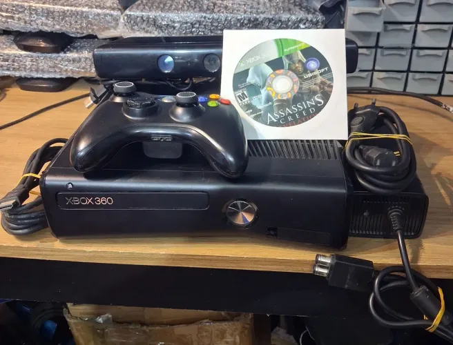 XBOX 360 SLIM + KINECT + JOGO ORIGINAL