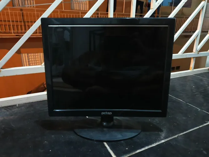 Monitor PCTop 15,1 Polegadas 75hz Funcionando Envio rápido HDMI VGA + Cabo de força e HDMI