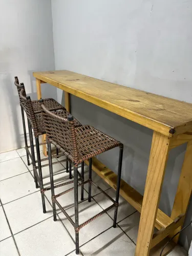 OPORTUNIDADE Bancada de canto com cadeiras