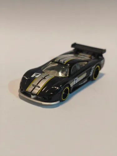 Hot Wheels Saleen S7 (2010 Hw Race World Speedway) - 1/64