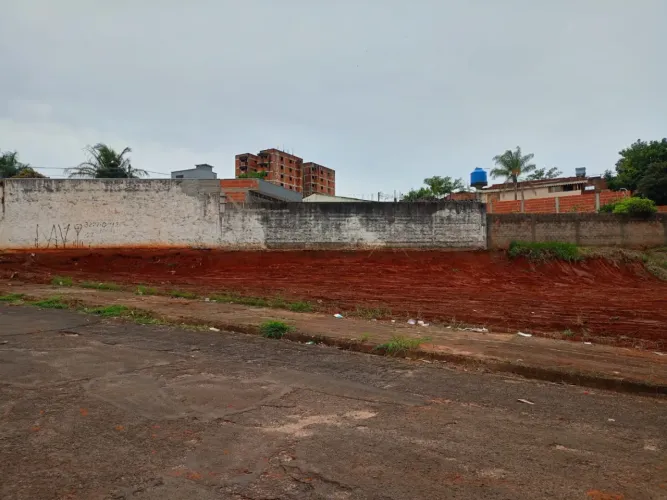 Terreno V4A, à venda na Villa Zillo em Bauru SP, plano documentação em ordem
