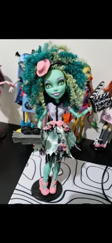 Boneca Monster High Honey swamp