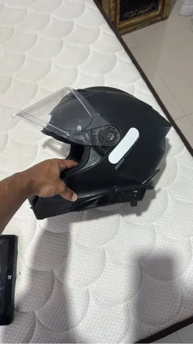 Capacete Fechado Com Oculos Interno Preto Fosco Tamanho 58 com Intercomunicador V6.