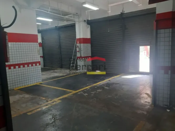 ALUGA-SE SALÃO COMERCIAL NA EDUARDO PRADO