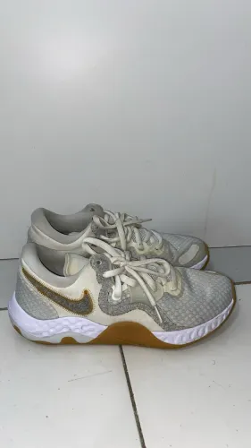 Tênis Nike Renew