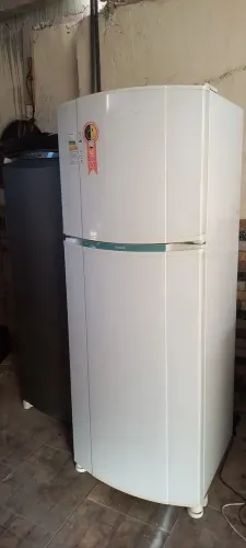 Vendo esta geladeira dúplex