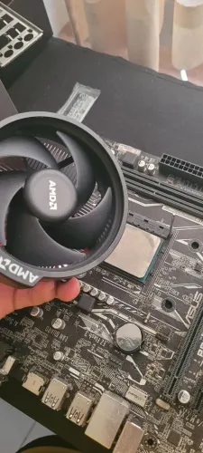 Ryzen 3 2200g