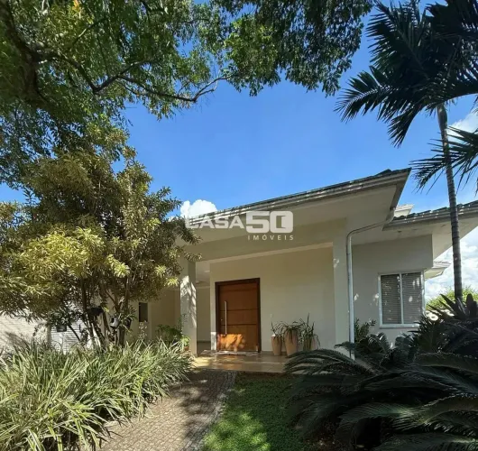 Casa a venda em condomínio fechado - Valinhos