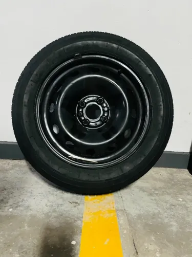 Estepe aro 14 Argo, Mobi, Uno, Palio com macaco, triangulo, chave de roda  e parafuso fix.