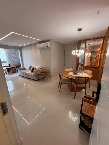 Lindo Apartamento  Mata da Praia  c/ 3 quartos e 5 Vagas de garagem 