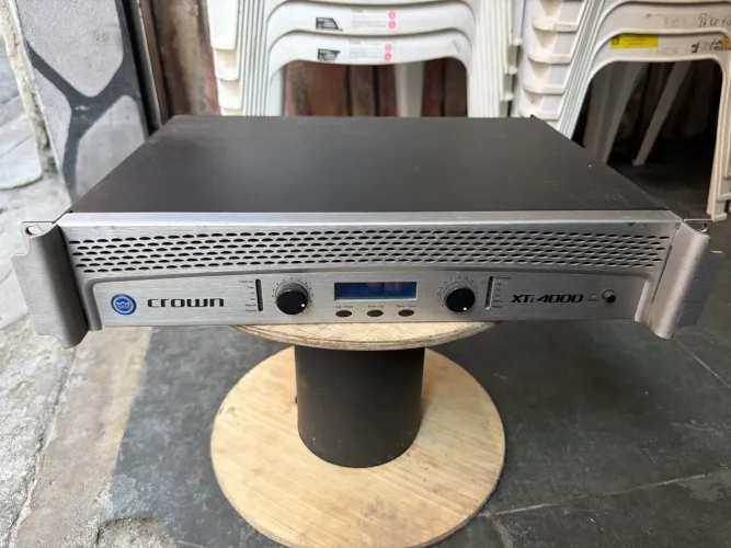 Amplificador de potência Crown XTI 4000
