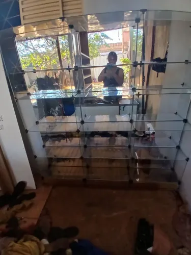 vende-se prateleira de vidro espelhado com rodinhas
