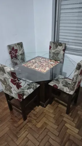 Mesa de Jantar com 4 cadeiras