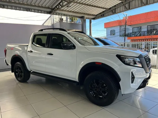 Nissan Frontier Pro4x CD 4X4 2.3 Bi-TB Die. AUT 2023