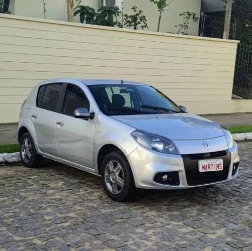 Alugo veículo pra motorista de app.