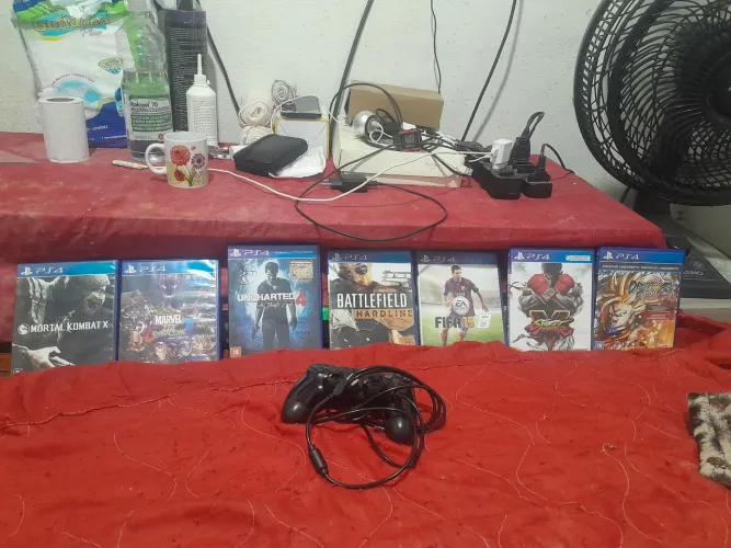 Jogos ps4 em perfeito estado e 1 controle ps4 funcionando 100%