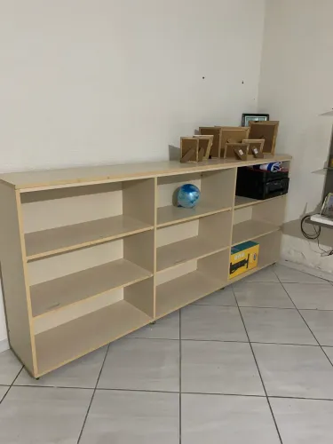 Estante com rodinha,
