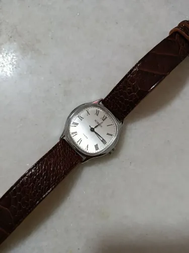 Relógio Noblex Vintage - Caixa 33mm - Pulseira em Couro de Canela de Avestruz Nova