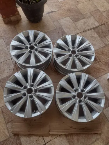 Vende -se rodas 5 furos