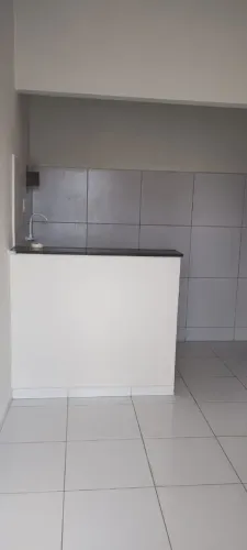 ALUGA-SE KITNET NO BAIRRO PLANALTO (Rua Santo Onofre, 1526A).