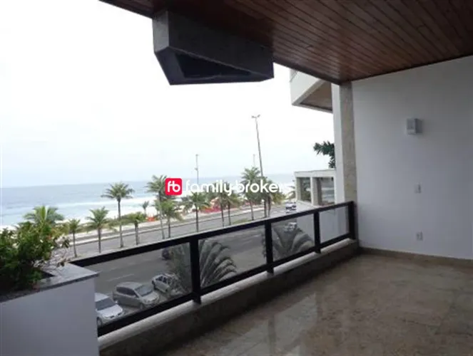 BARRA DA TIJUCA | APARTAMENTO FRONTAL MAR DE 3 QUARTOS E 185m² À VENDA