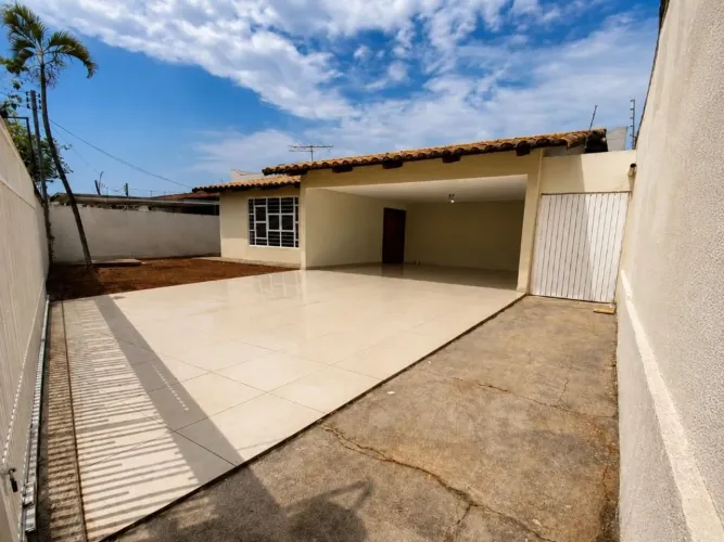 Casa com 3 dormitórios à venda, 132 m² por R$ 780.000,00 - Vila Lucy - Goiânia/GO
