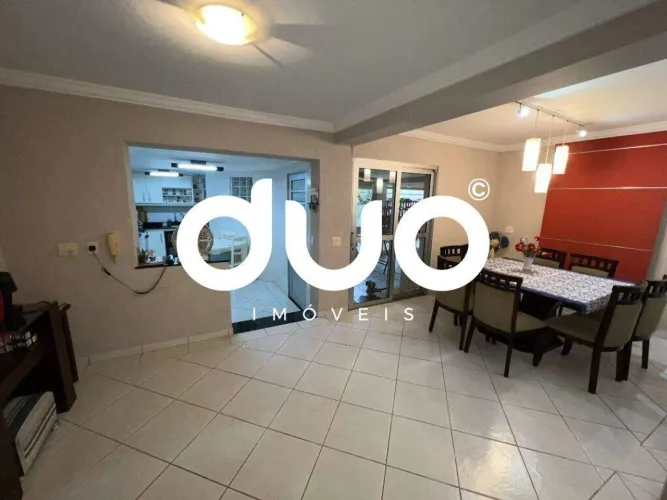 Casa à venda em Piracicaba no bairro Castelinho com 3 quartos, 240 m² por R$ 700.000,00