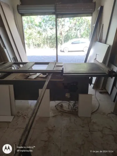 Serra esquadrejadeira