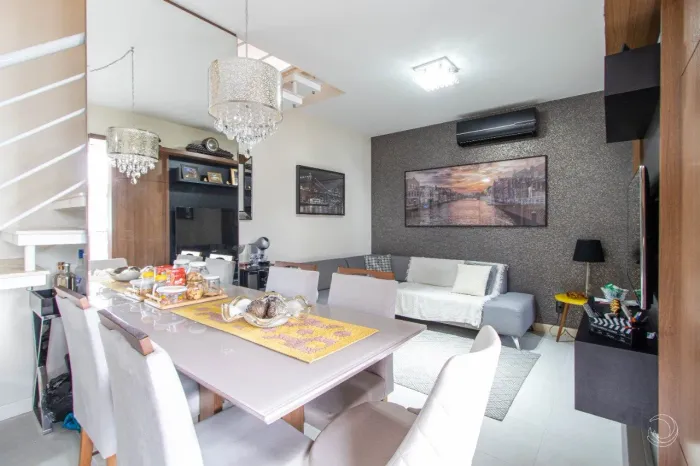 Cobertura de 3 dorms no bairro Córrego Grande