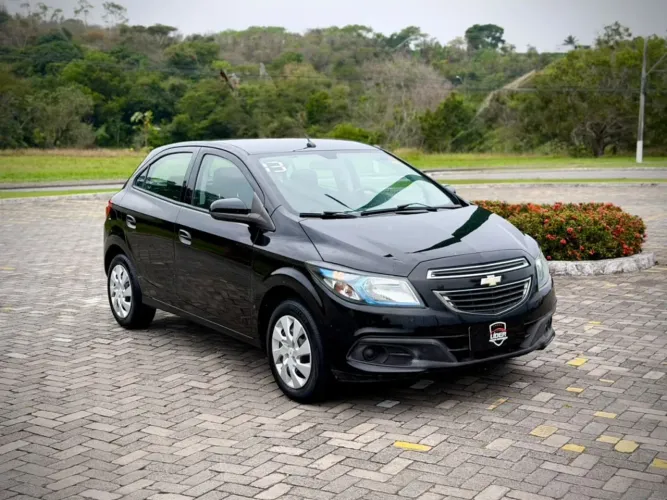 Chevrolet Onix Hatch LT 1.4 8V Flex Mec. 4P 2013