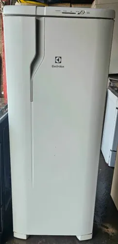 Geladeira Electrolux - 240 litros