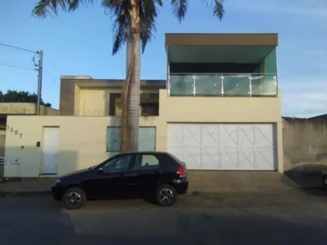 Casa 246 m² - Sete Lagoas-MG - Rua Dr. João Batista, 1.387 - Santo Antônio