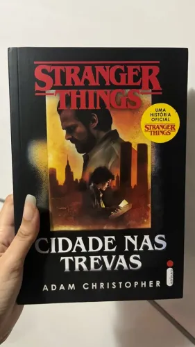 livro stranger things cidade nas trevas