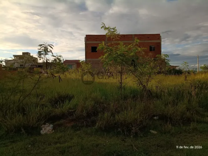 Terreno à venda em Votorantim-SP, bairro Vivalegro, 241,11 m² de área